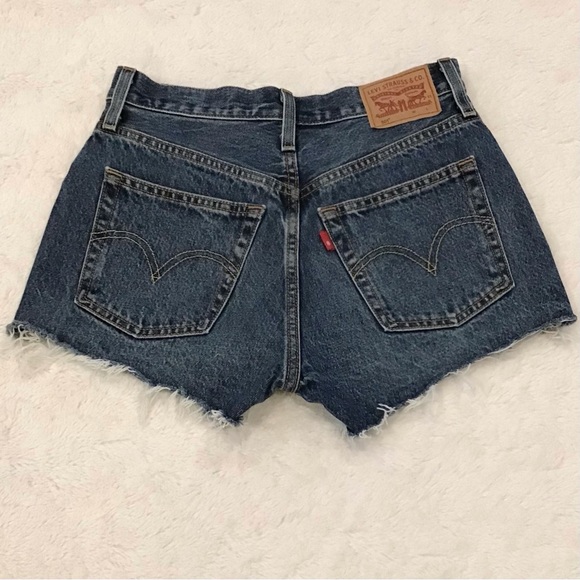 Levi’s 501 W25 (US 0/1) Denim Women’s Shorts High Rise Button Fly 56327-0417 - Picture 3 of 9